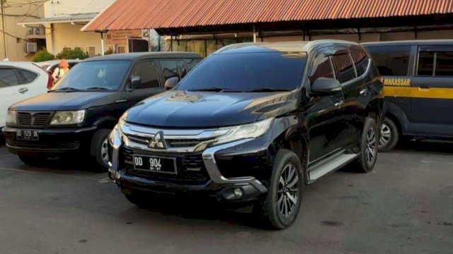 Mobil Pajero Sport yang viral lantaran melakukan aksi ugal-ugalan di jalan raya/Ist