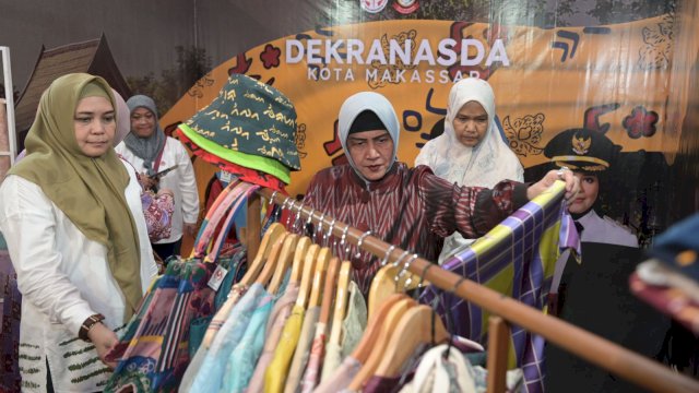Ketua Dewan Kerajinan Nasional Daerah (Dekranasda) Kota Makassar Indira Yusuf Ismail saat menghadiri acara Malam Ramah Tamah Expo Dekranasda Kreatif Andalan tahun 2023/ist