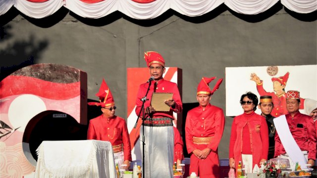 Ketua DPRD Makasaar Rudianto Lallo Bacakan Teks Proklamasi Peringatan HUT RI ke-78 