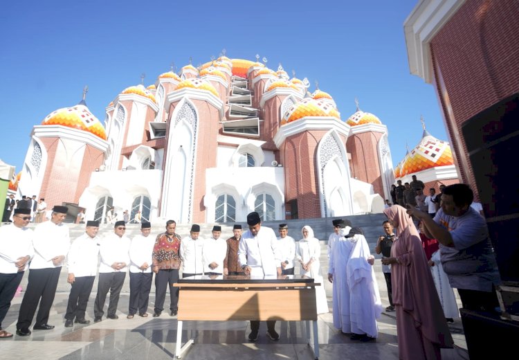 Mangkrak Tiga Tahun, Gubernur Andi Sudirman Resmikan Masjid Kubah 99 Asmaul Husna
