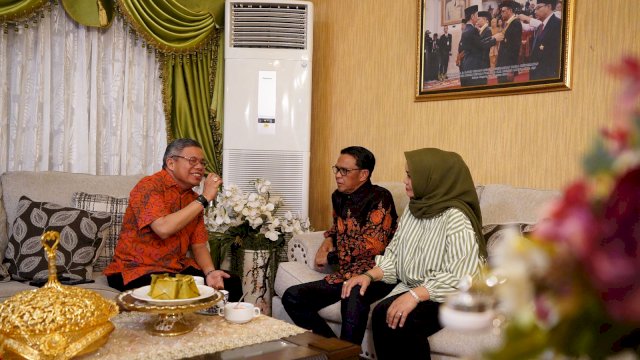 Usai Dibebaskan, NA Ditengok Kolega, Taufan Pawe Nyelip Minta Dukungan Simpatisan