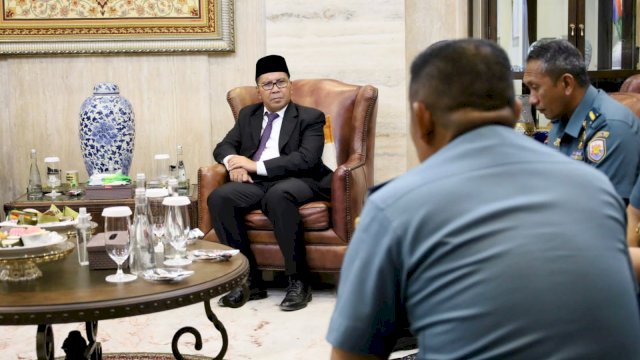 Menyandang Gelar Baru, Laksma TNI Ivan Gatot Temui Danny Pomanto