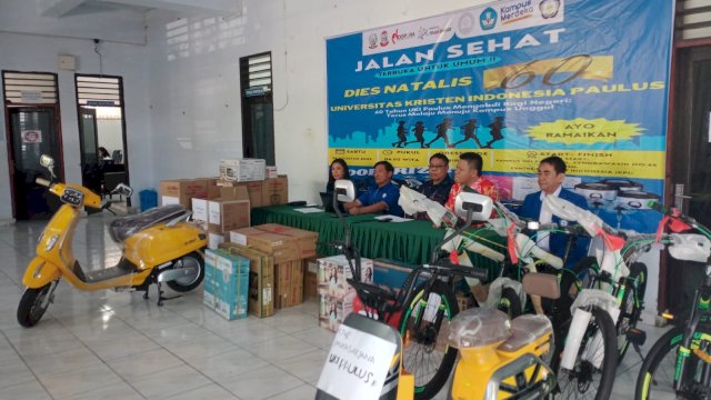 Rektor UKI Paulus Makassar Prof Agus Salim, saat jumpa pers, di kampus UKI Paulus Makassar, Jumat (25/8/2023).