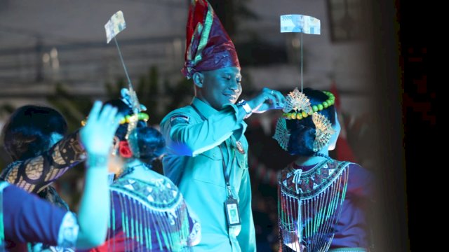 Kemeriahan Pesta Rakyat Paropo Diselingi Deklarasi Bebas ODF