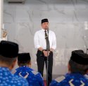 Bupati Adanan Serahkan Surat Perintah Penugasan 2 Pejabat Gowa saat Pencerahan Qalbu Jum'at