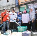 Pimpinan PDAM dan Wawali Makassar Pantau Pembagian Air di Ujung Tanah
