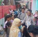 Tingkatkan Budaya Literasi, Polsek Rappocini Makassar Distribusikan Buku di Kawasan Padat Penduduk 
