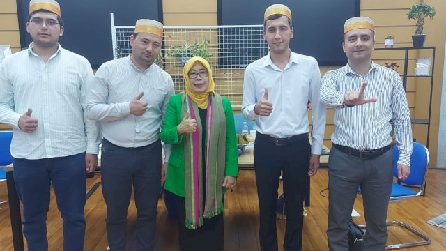 Rektor Prof. Dr. A. Melantik Rompegading, S.H., M.H., bersama peneliti BSU/Ist