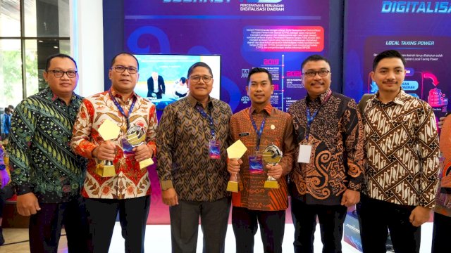 Makassar Raih Penghargaan TP2DD 2023 dan Program Unggulan P2DD Terbaik