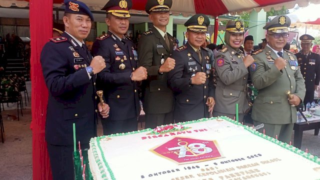 Dandim 1405 Parepare Bacakan Amanat Serentak Panglima TNI di Puncak Perayaan HUT TNI ke 78