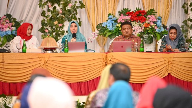 Ketua TP PKK Sulsel, Sofha Marwah Bahtiar, memimpin langsung Rapat Koordinasi Sinergitas Program PKK Sulsel bersama OPD Lingkup Pemprov Sulsel, di Gedung Balai Kartini.