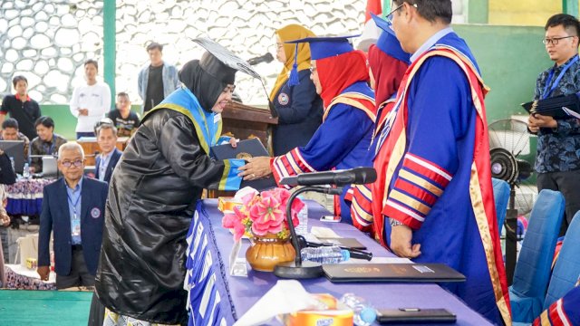 Hadiri Wisuda ke XXVI Umpar, LLDIKTI Ajak Produktif Cari Kerja