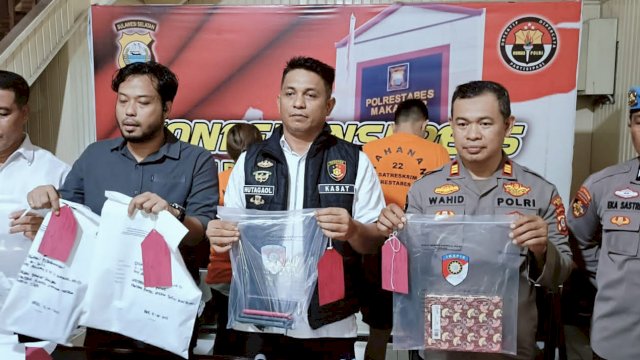 Polrestabes Makassar saat ekspose kasus pembunuhan di Mapolrestabes Makassar, Senin (16/10/2023)(Portal Media/Aldy).