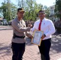 Berprestasi dan Berdedikasi, Kasat Narkoba Bantaeng Diganjar Penghargaan 