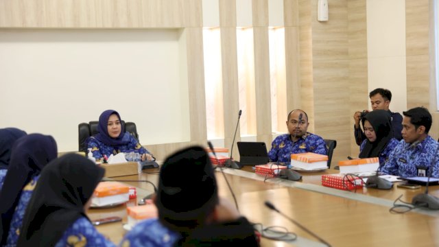 Pemkot Makassar Akan Distribusikan 100 Gerobak ke PKL Pisang Epe 