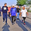 Jadi Kegiatan Rutin, Pj Gubernur Bahtiar Jalan Sehat Bareng Pimpinan OPD Lingkup Pemprov Sulsel