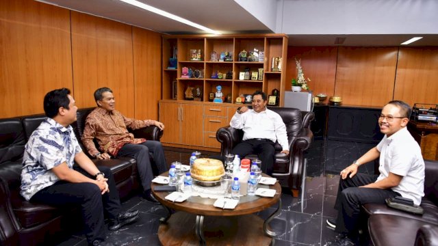 Penjabat Gubernur Sulsel, Bahtiar Baharuddin, melakukan kunjungan ke PT Kawasan Industri Makassar (KIMA), di Jalan Perintis Kemerdekaan KM. 15, Daya, Kecamatan Biringkanaya, Kota Makassar, Rabu, 25 Oktober 2023.