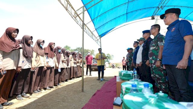 Peringatan Hari Sumpah Pemuda di di lokasi budidaya pisang yang terletak di Kecamatan Mare, Kabupaten Bone, Sabtu, 28 Oktober 2023. 