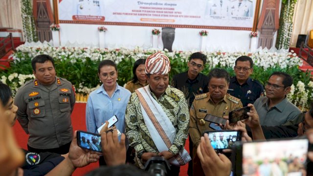 Pj Gubernur Sulsel Bahtiar Baharuddin, hadir menyaksikan langsung Penandatanganan NPHD Tana Toraja dan Toraja Utara.