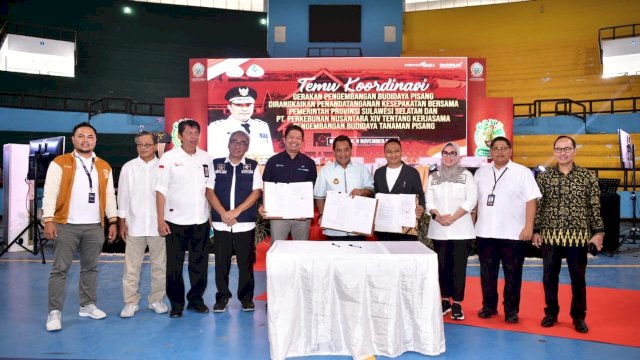 Penandatanganan MoU antara Pemprov Sulsel dengan PTPN XIV untuk program budidaya pisang.