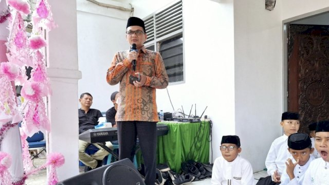Kepala Kantor Kementerian Agama (Kemenag) Sidrap, Muhammad Idris Usman, pada Peresmian Kantor Travel Ananda Cabang Sidrap.