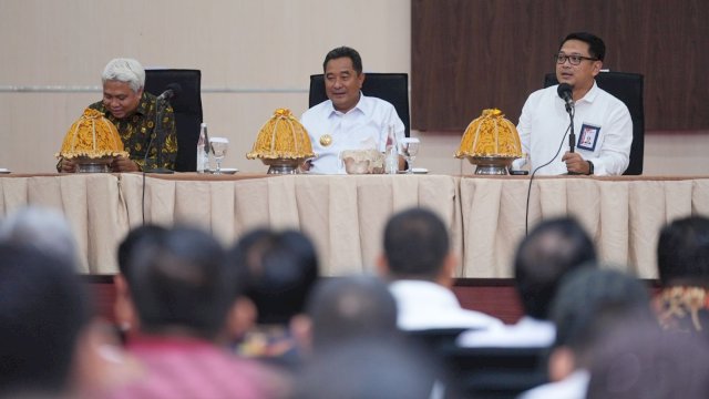 Rapat Koordinasi PDRD bersama Korsupgah KPK RI, Perwakilan Menteri Dalam Negeri, Perwakilan Menteri Keuangan, di Kantor Gubernur, Rabu, 15 November 2023.