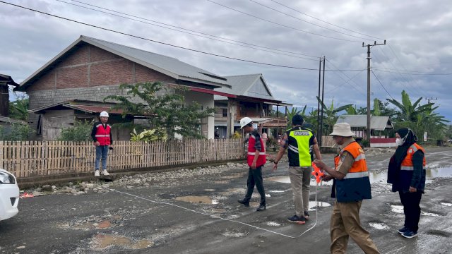 Dinas Bina Marga dan Bina Konstruksi segera melakukan penanganan rekonstruksi jalan Ruas Tanabatue - Sanrego - Palattae di Kabupaten Bone.