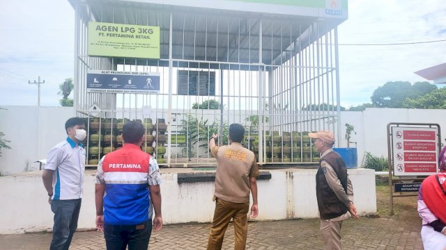 Gubernur Sulsel, Andi Sudirman memastikan LPG dan BBM di Provinsi Sulsel dalam pasokan dan ketersediaan yang aman.&nbsp;