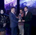 Unhas Unjuk Prestasi di Dunia Pendidikan, Sebet Anugerah Emas SNI 2023
