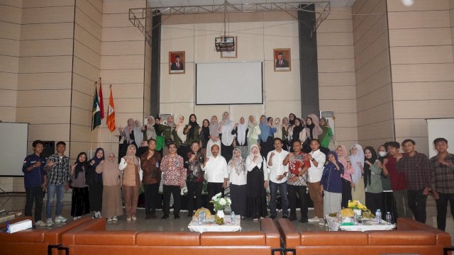 Seminar Nasional Ilmu Politik UIN Alauddin Hadirkan Wakil Komisaris Bank Mandiri Bahas Ekopol Era Digital