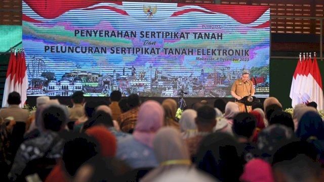 Pj Sekprov Sulsel, Andi Muhammad Arsjad, di acara Penyerahan Sertipikat Tanah dan Peluncuran Sertipikat Tanah elektronik.