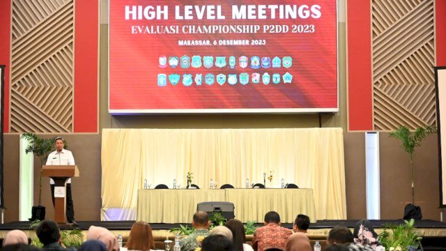 Sekprov Sulsel, Andi Muhammad Arsjad, membuka secara resmi Rapat Koordinasi (Rakor) High Level Meeting Evaluasi Championship Tugas Percepatan dan Perluasan Digitalisasi Daerah (TP2DD) tahun 2023, yang dilaksanakan di Hotel Claro, Rabu, 6 Desember 2023.