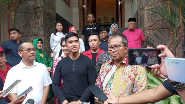 SAFARI POLITIK. Kaesang Pangarep safari politik ke Sulsel. (Foto:Fitri/portalmedia.id)