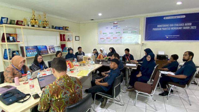 Tim Monev Kemendikbudristek Kunjungi Poltekbos, Bahas Kolaborasi Dosen dan Praktisi Mengajar