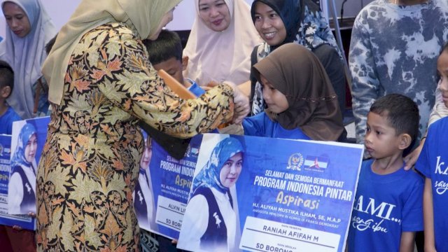 Aliyah Mustika Ilham Sokong Pendidikan Ratusan Siswa di Sulsel Lewat Beasiswa PIP