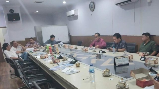 Komisi B DPRD Makassar Lalukan Monev Triwulan II ke Perumda Pasar