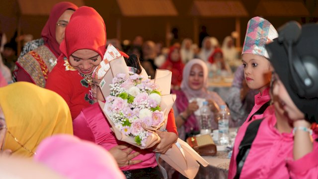 Sofha Marwah Bahtiar pada Peringatan Hari Ibu Tingkat Provinsi Sulsel, di Hotel Claro Makassar, Minggu, 24 Desember 2023.