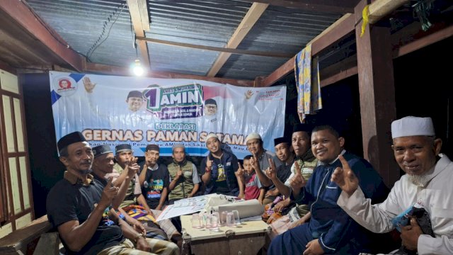 KONSOLIDASI. Relawan Milenial Anies Baswedan atau Mileanies Kabupaten Gowa melakukan konsolidasi tim Koordinator Desa (Kordes) di wilayah Kecamatan Manuju.