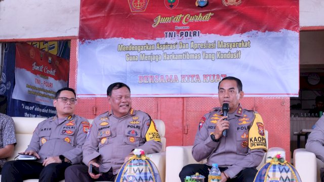 Kapolda Sulsel Irjen Pol Andi Rian R Djajadi saat bertemu dengan warga di Warkop Pacarita Jl WR Supratman.