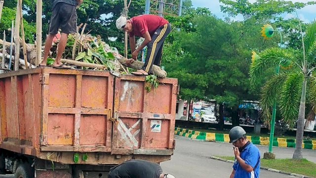PENGANGKUTAN SAMPAH DI KOTA PAREPARE DAN SEKITARNYA.