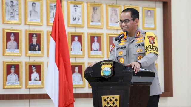 Kapolda Sulsel Andi Rian Copot Satu Kapolsek di Bone