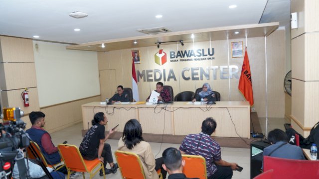 TEMUAN.Badan Pengawas Pemilu (Bawaslu) saat melakukan konferensi pers di Media Center Bawaslu, Jakarta.