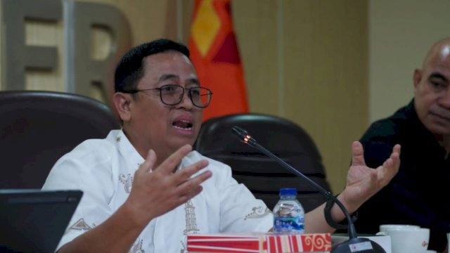 DISKUSI. Anggota Bawaslu Puadi saat menjadi salah satu sumber dalam Diskusi Media bertema 'waspada tsunami politisasi bansos pada Pemilu 2024' di Media Center Bawaslu, Jakarta.