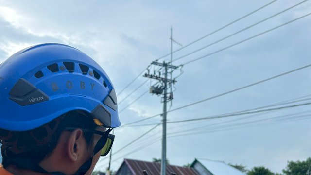 PLN Unit Induk Distribusi Sulawesi Selatan, Sulawesi Tengggara dan Sulawesi Barat (UID Sulselrabar) menggunakan teknologi Drone untuk memudahkan petugas dalam melakukan pemantauan jaringan listrik di lokasi geografis yang sulit dijangkau.