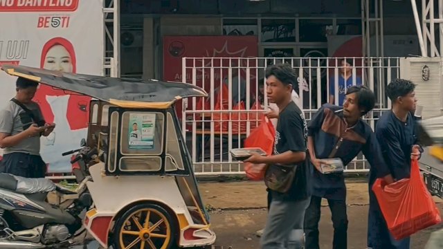 Bagikan 510 Nasi Kotak, Ketua BMI Makassar Buktikan PDIP Peduli Rakyat 