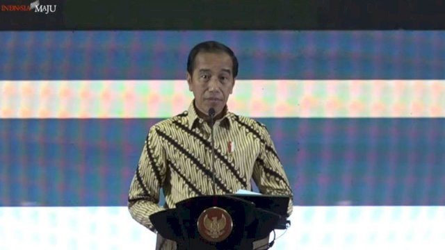 Presiden Joko Widodo saat menghadiri Konvensi XXIX dan Temu Tahunan XXV Forum Rektor Indonesia, di Surabaya, Senin (15/1/2024).