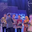 Pj Wali Kota Parepare Diganjar Penghargaan SMSI Award Berkat Kepedulian Terhadap Media