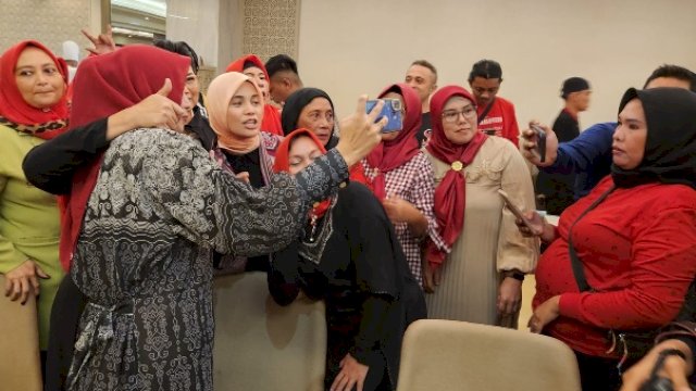 Istri Calon Presiden nomor urut tiga di Pilpres 2024 Ganjar Pranowo, Siti Atikoh