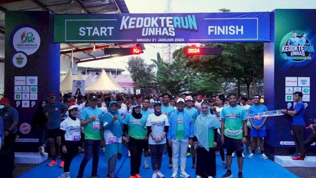 Ketua DPRD Sulsel, Andi Ina Kartika Sari melepas KedokteRun itu di kampus UNHAS, Jalan Perintis Kemerdekaan, Kota Makassar, Minggu (21/01/2024).

