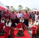 756 Penari Sambut Pj Gubernur Sulsel di HUT Luwu ke-756 dan HPLR Ke-78